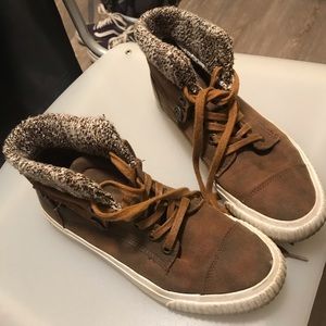 Women’s high top sneakers